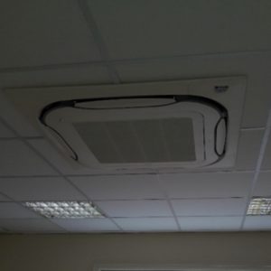 Air conditioning system on ceiling