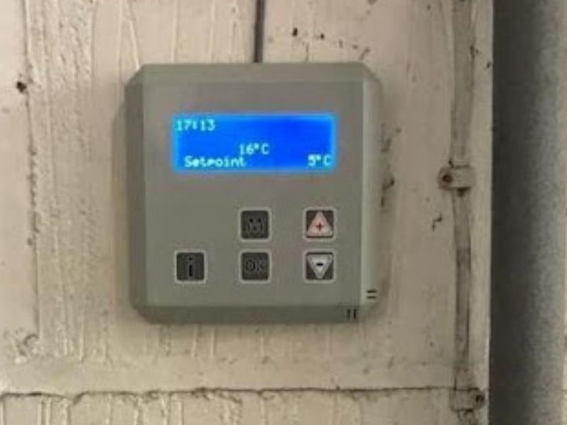 Air conditioning central control system showing 16°C